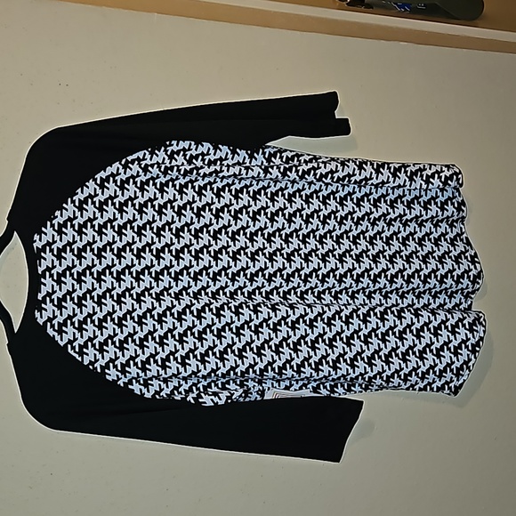 New,  LuLa Roe Randy Top - Picture 2 of 6